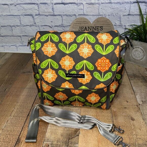 Petunia Pickle Bottom Diaper Bag - Picture 1 of 13